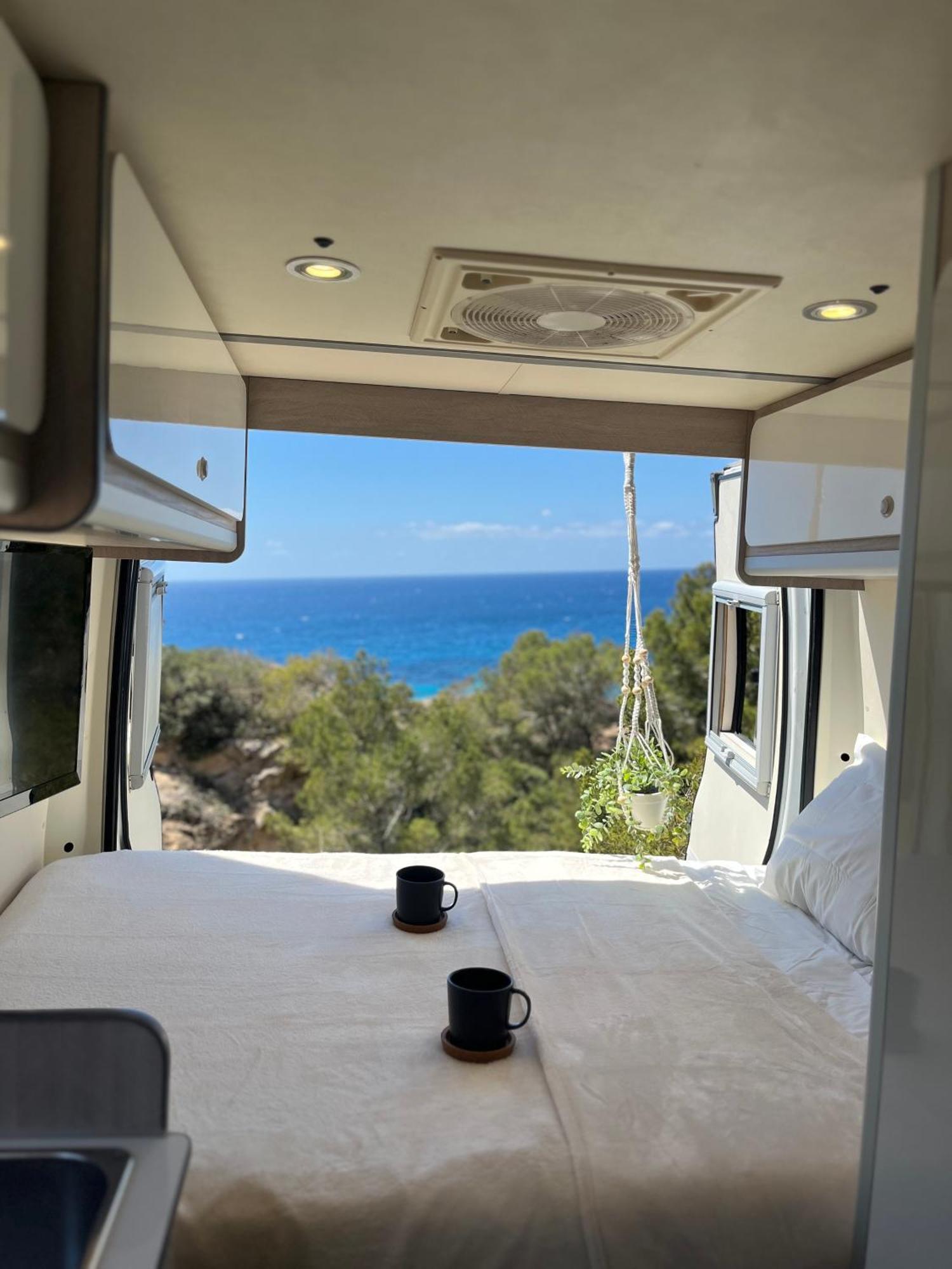 Beautiful Campervan * Sant Francesc