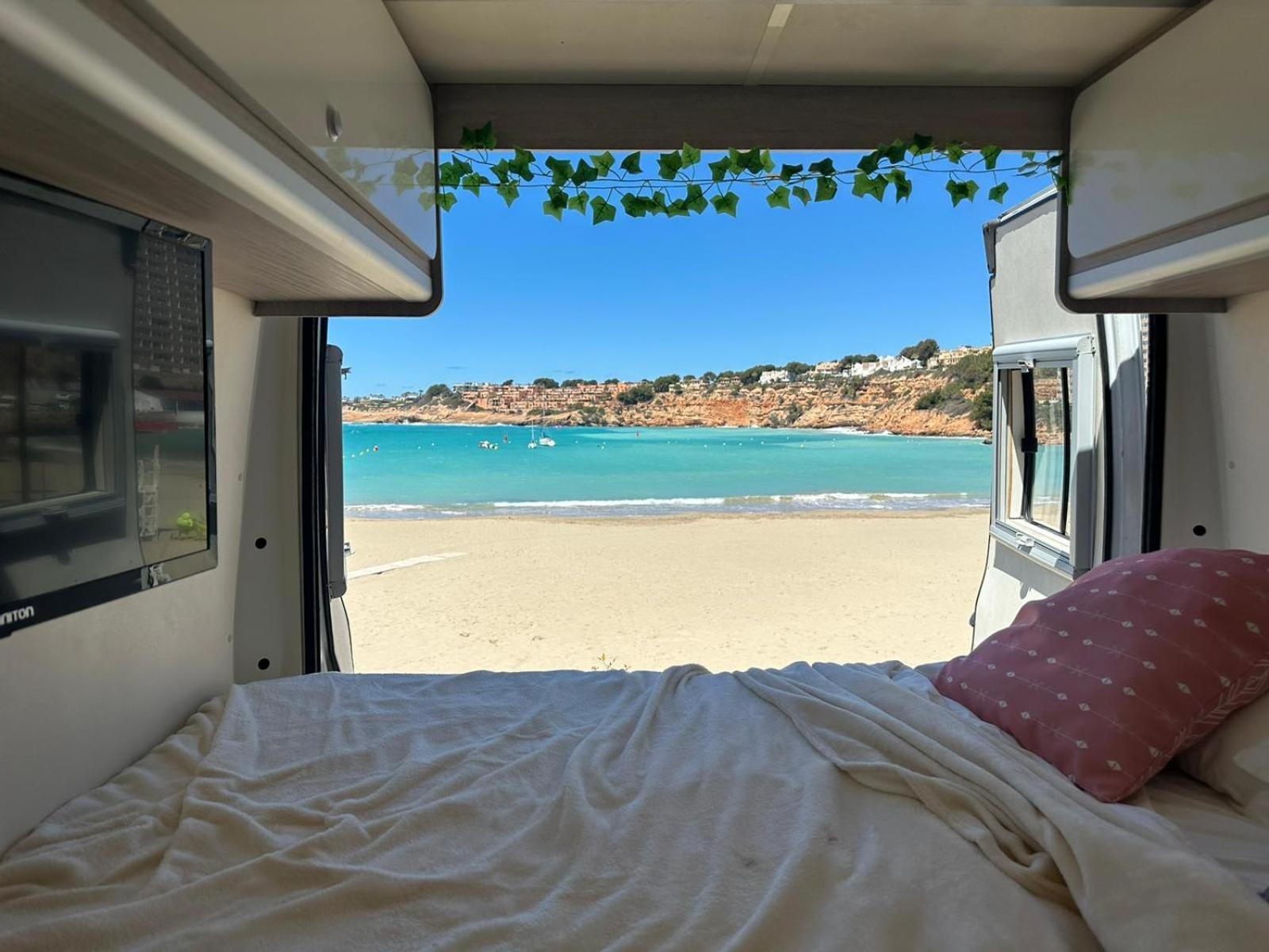 Beautiful Campervan Campingplatz Ses Cadenes